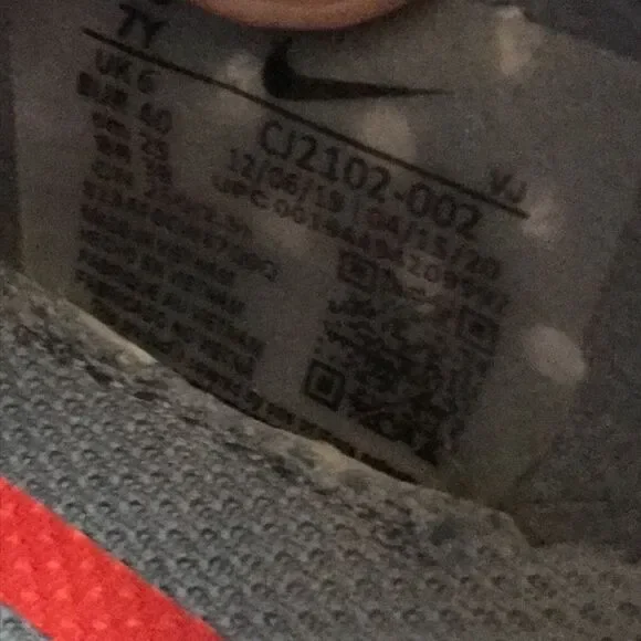 Nike Air Zoom Tempo Flyknit Gray Running Shoes CJ2102-002 Women’s Size 8.5 (7Y) - Picture 11 of 12